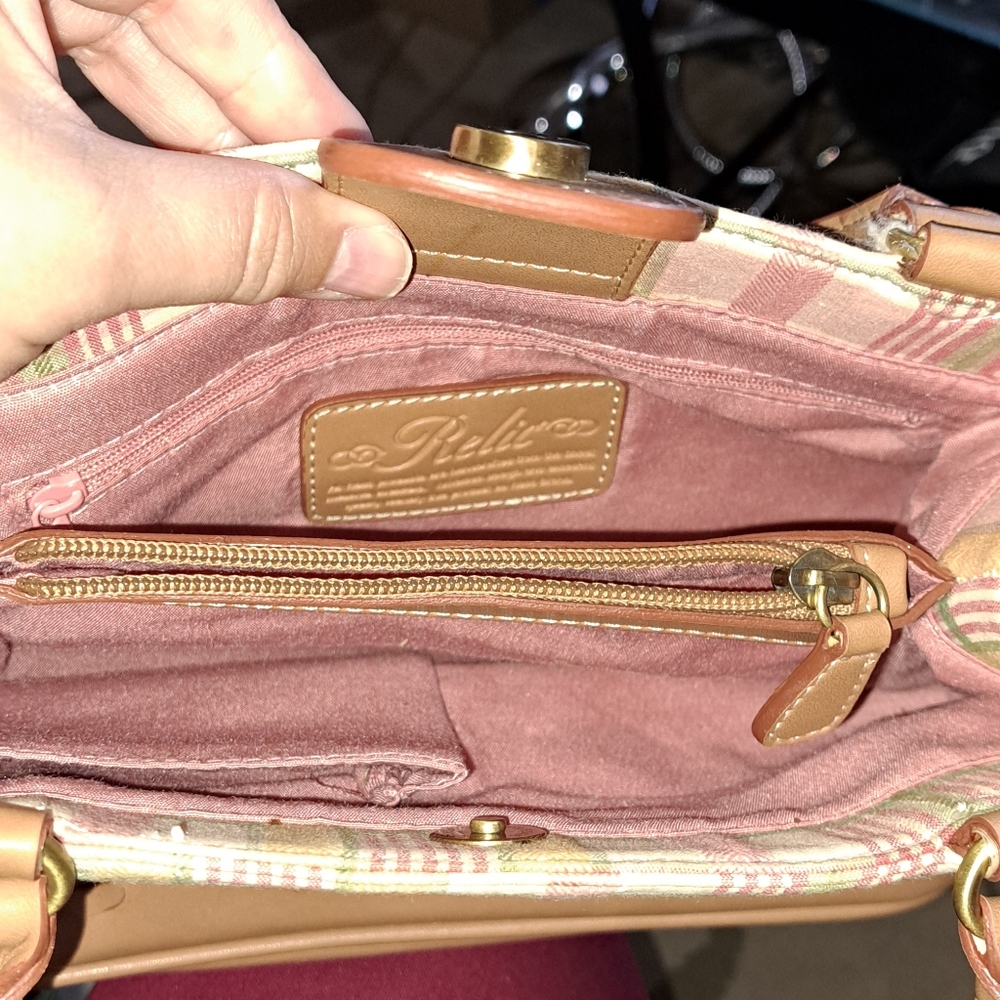 Ladies Relic Handbag - Picture 3 of 13